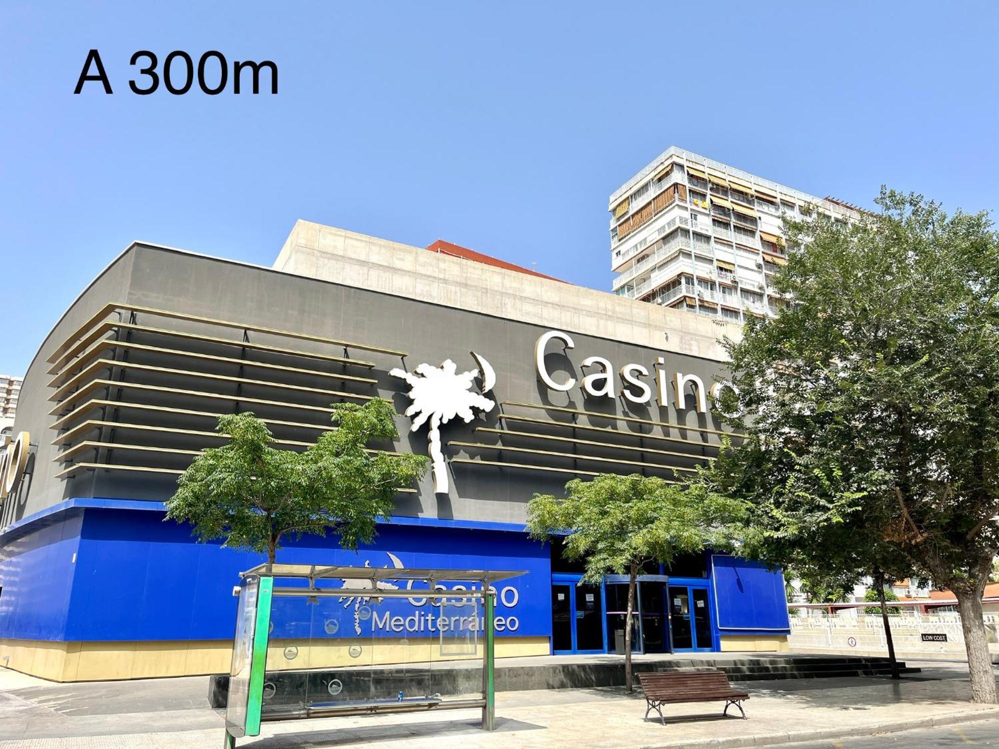 Ducado 13 Playa Benidorm Apartment Bagian luar foto