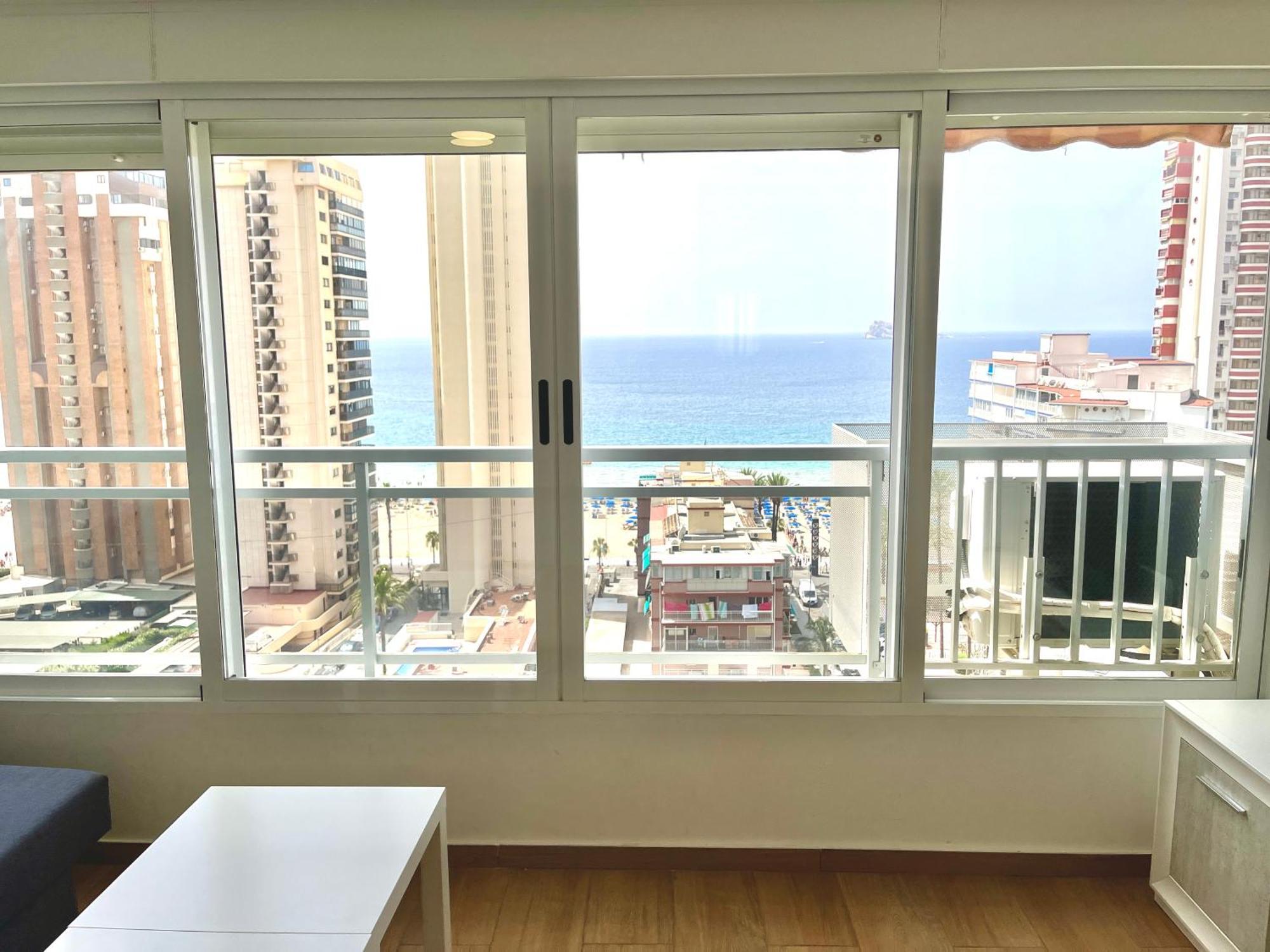 Ducado 13 Playa Benidorm Apartment Bagian luar foto