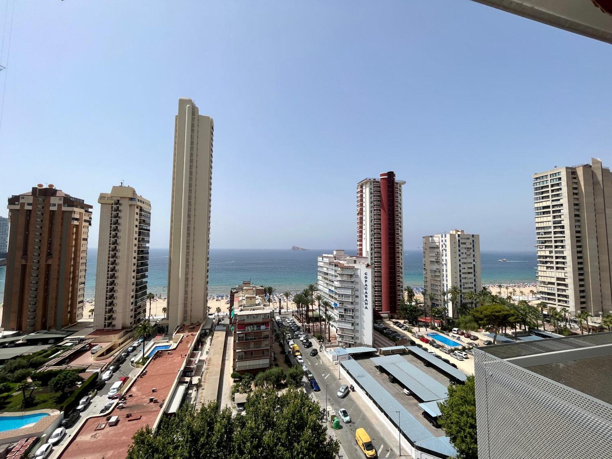 Ducado 13 Playa Benidorm Apartment Bagian luar foto